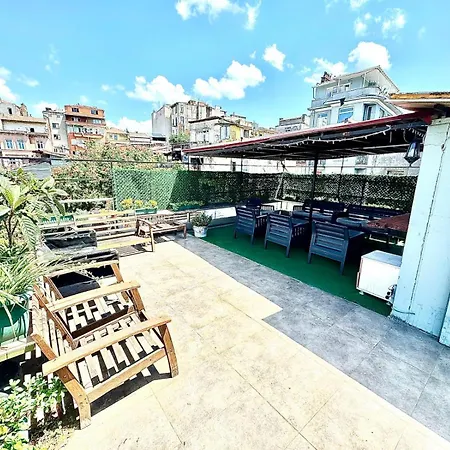 Taksim Amur Mansion فندق 2*